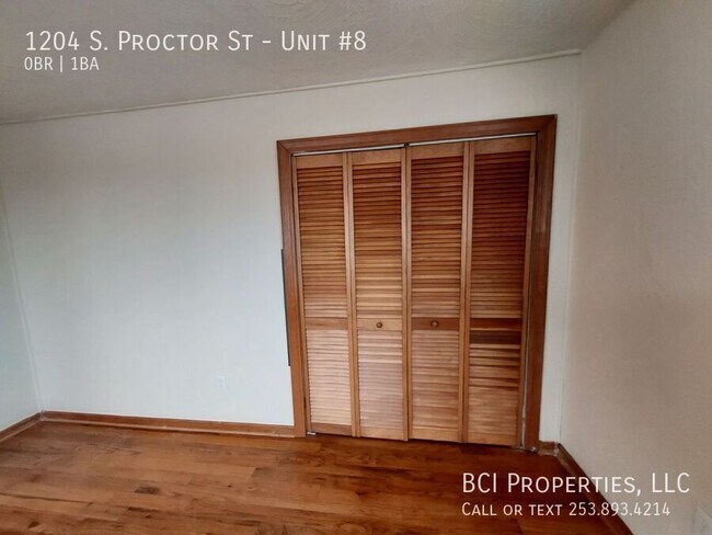 Building Photo - 1204 S Proctor St