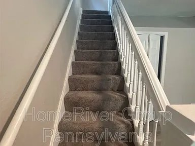 Building Photo - 211 Locust St