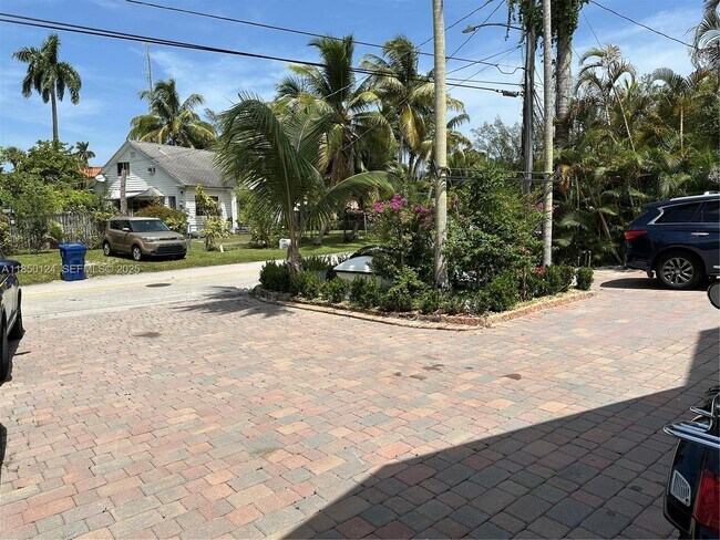 Building Photo - 1524 Argyle Dr