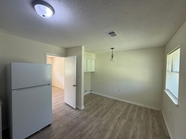 Building Photo - Richland Apartments Building B