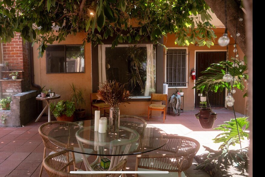 backyard - 1529 N Hobart Blvd