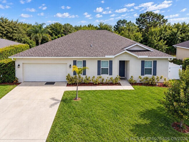 Building Photo - 1025 SW Sarto Ln