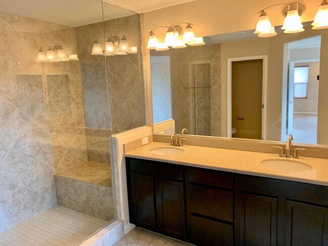 Building Photo - 10598 Tranquil Glade St