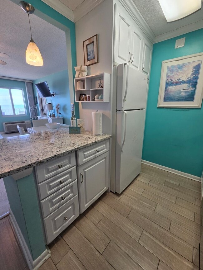 Building Photo - DOLPHIN RUN CONDOMINIUM