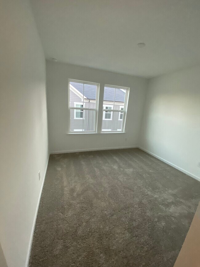 Building Photo - 5003 Rill Ct