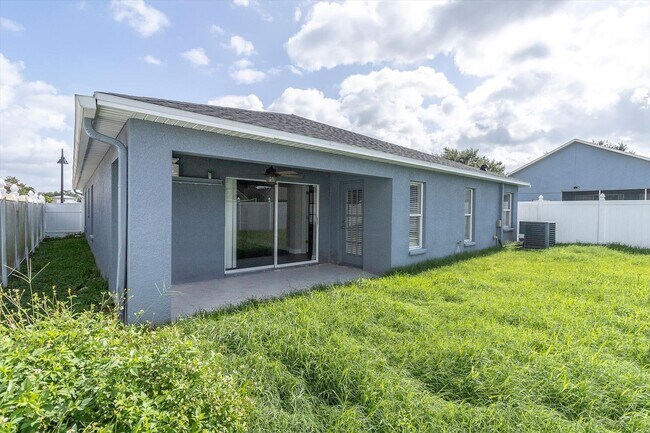 Building Photo - Spacious Renovated 4-Bedroom Home in Land O’ Lakes Near Veterans Expressway