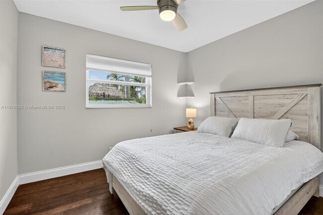 Building Photo - 5660 Golfway Dr