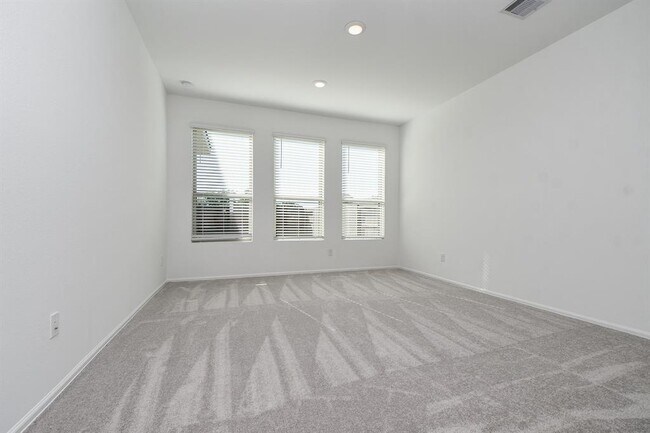 Building Photo - 2932 Tantara Dr