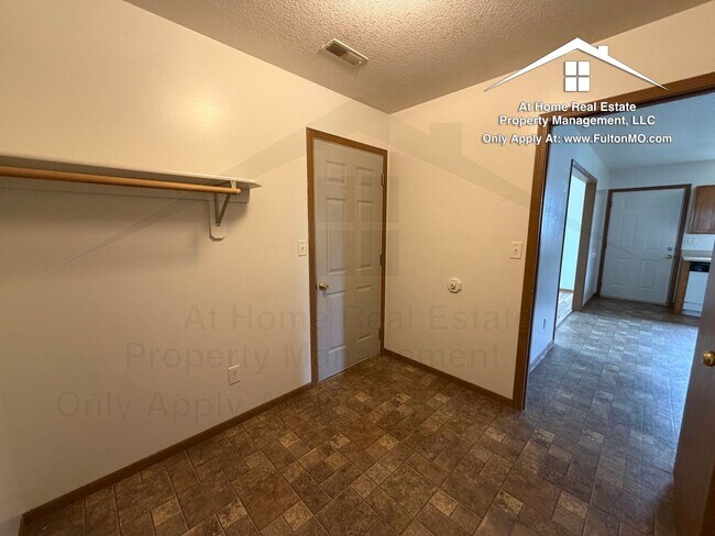 Building Photo - 2633–2635 Gates Boulevard