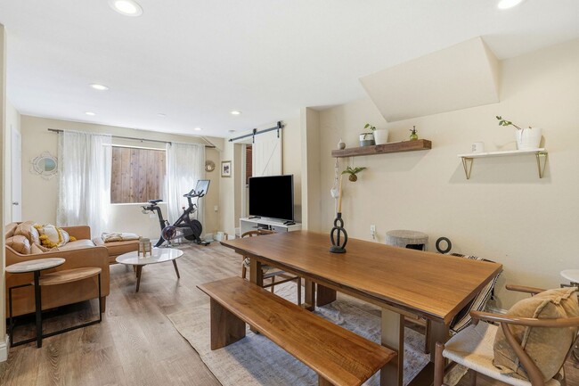 Building Photo - Beautiful Spacious 3-bedroom 2-Bath in Oakland!