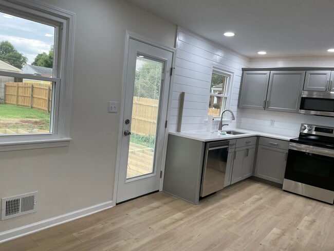 Building Photo - 9502 Doewood Ln