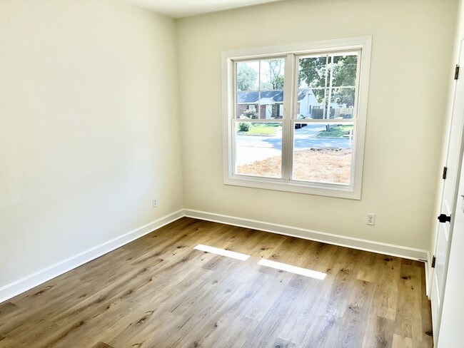 Building Photo - Stylish Selma New Construction!