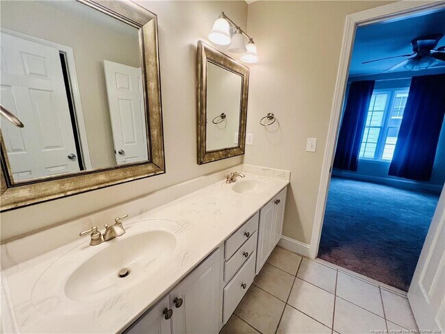 Building Photo - 96 Lamplighter Way