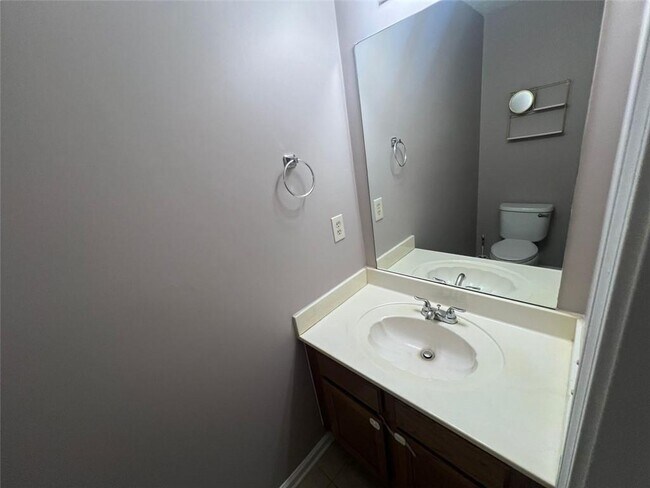 Building Photo - 815 Ahearn Ct