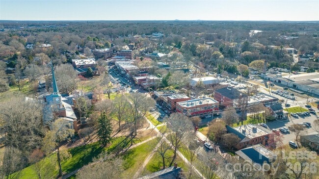 Building Photo - 554 Amalfi Dr