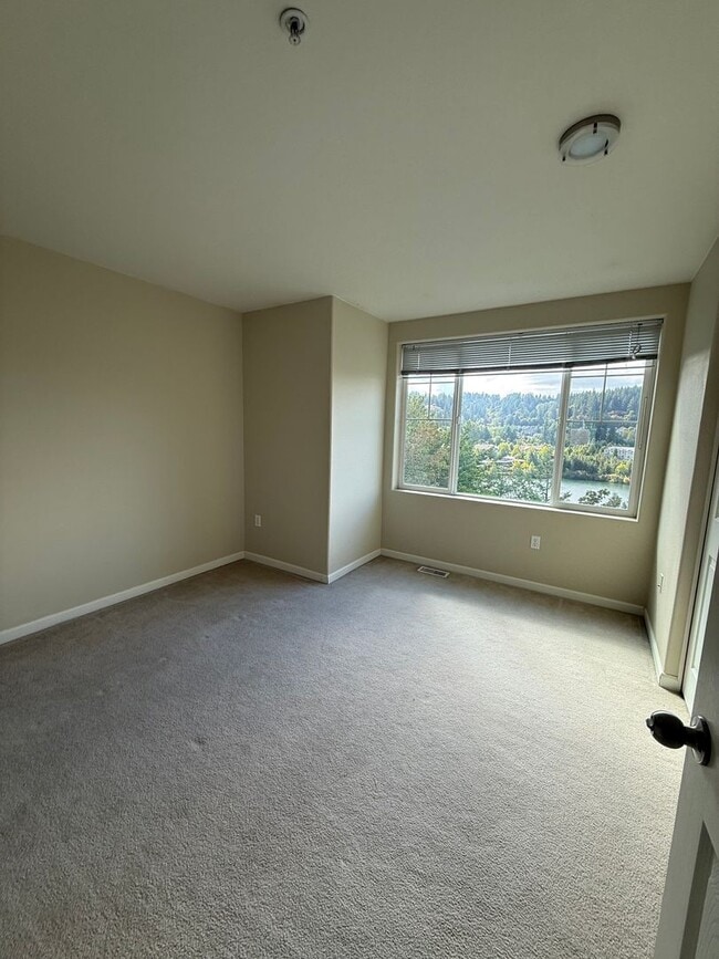 Building Photo - Spacious Beaverton Living – Prime Location...