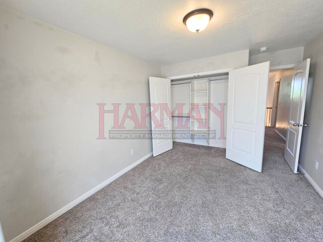 Building Photo - 269 Sunshine Dr