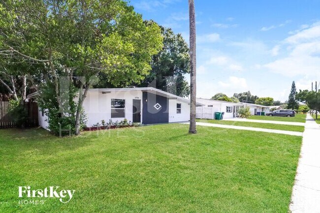 Building Photo - 4722 W Wyoming Ave