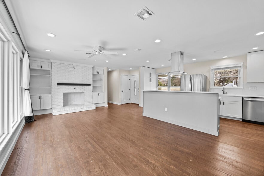 Building Photo - 8312 Savage Guilford Rd