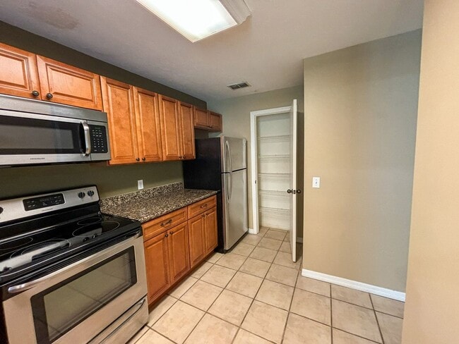 Building Photo - The Gables #29 - Pet Friendly!