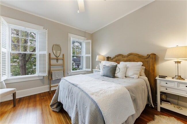 Building Photo - 654 Cresthill Ave NE