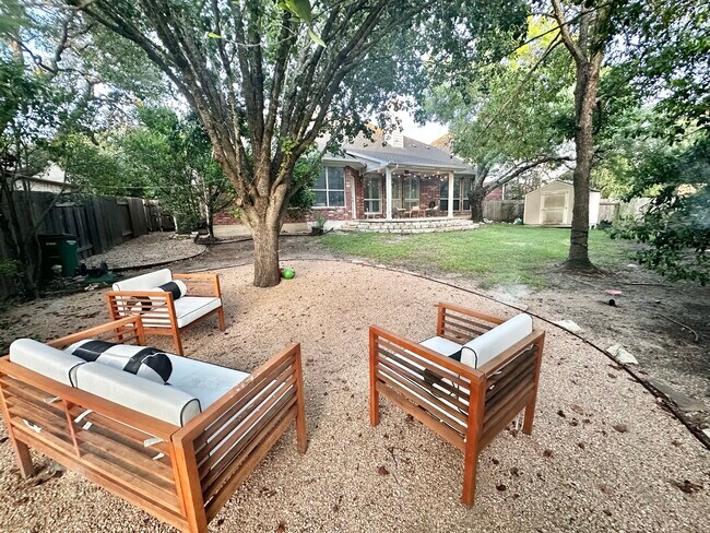 Building Photo - 10304 Peekston Dr