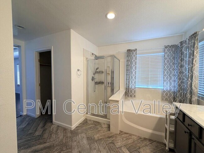 Building Photo - 108 Hornfels Ave