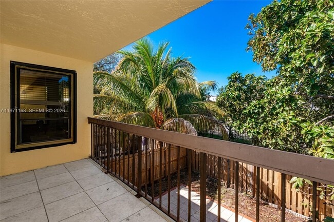 Building Photo - 20536 NE 6th Ct