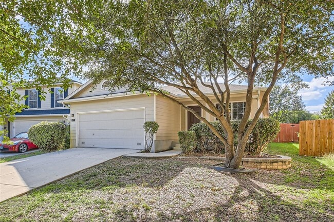 Building Photo - 3 bedroom 2 bathroom on a culdesac located on the far westside of San Antonio