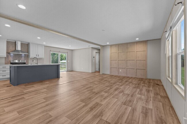 Building Photo - New build home on a spacious lot!