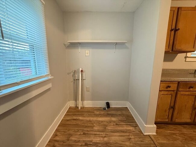 Building Photo - East Nashville Cottage - 2 Bedroom - Private Backyard