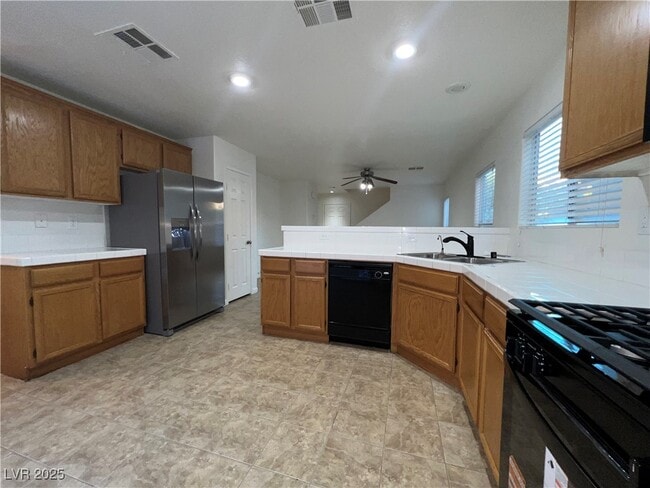 Building Photo - 523 Primrose Hill Ave