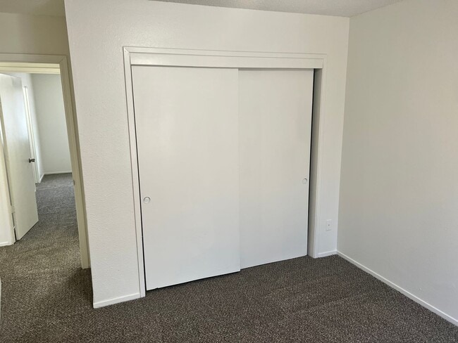 Building Photo - 4418 White Ln