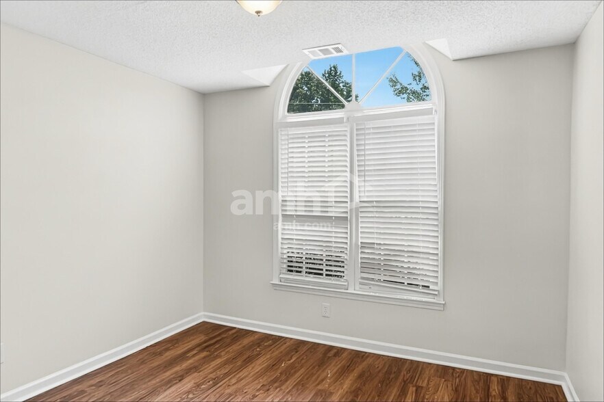 Building Photo - 2645 Windstream Way NW