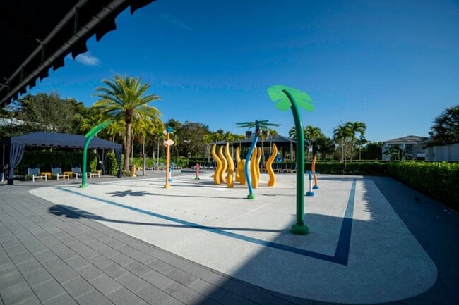 Building Photo - 17081 Five Waters Ave