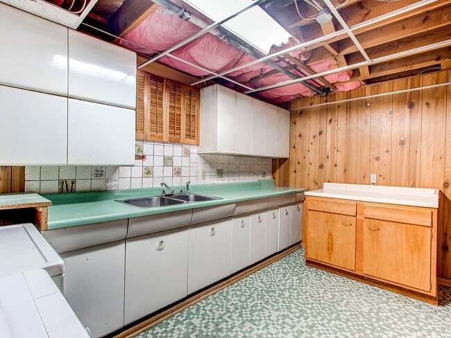 Building Photo - SW Denver single family home available in Harvey Park South.