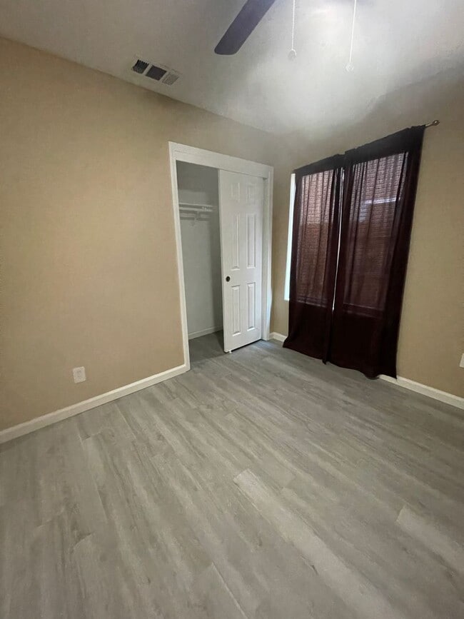 Building Photo - 50% OFF FIRST MONTH'S RENT!! MOVE-IN READY – THIS ONE WILL GO FAST!