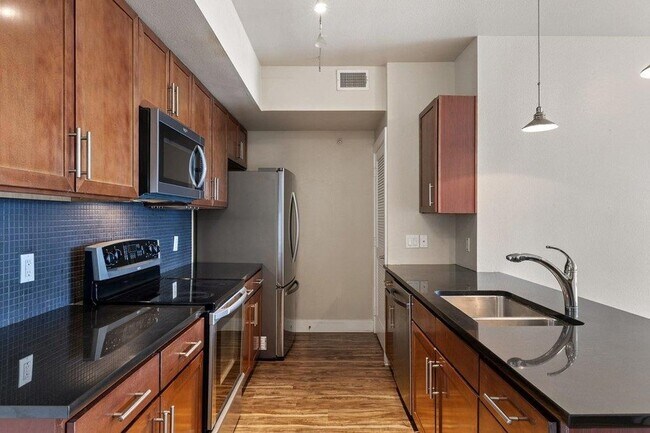 Building Photo - 3016 Guadalupe St