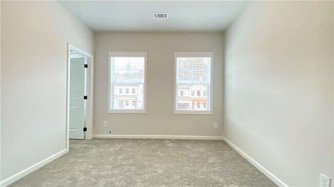 Building Photo - 4591 Silver Oak Dr SW
