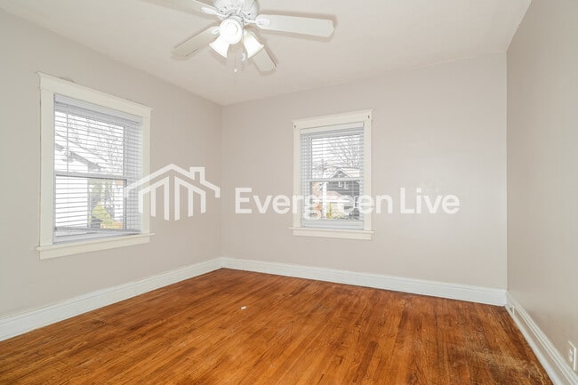 Building Photo - 316 N Hills Dr