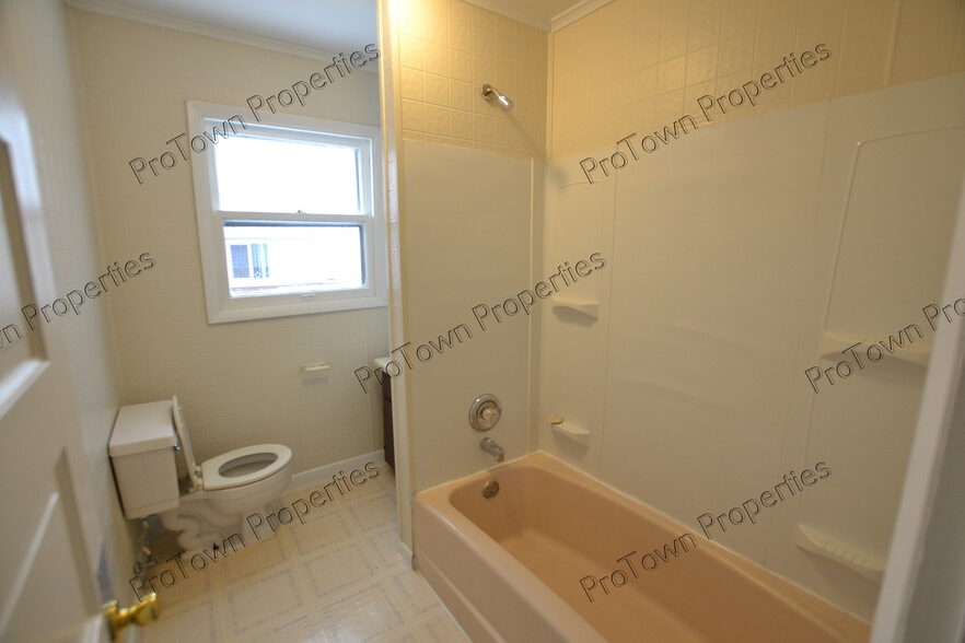 Building Photo - 807 Glenwood Ave