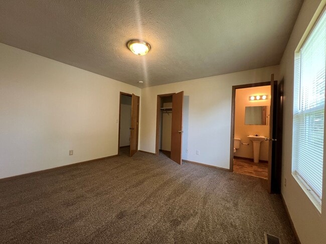 Building Photo - 1528-1530 S 18th St