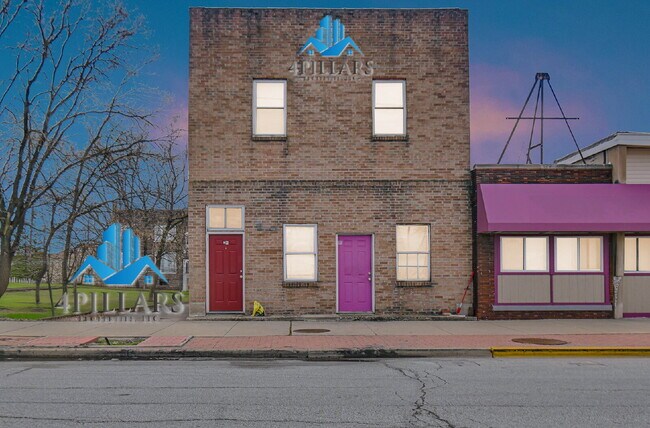 Building Photo - "Charming 2-Bedroom Haven in East Chicago - Spacious 750 Sq Ft Gem!"