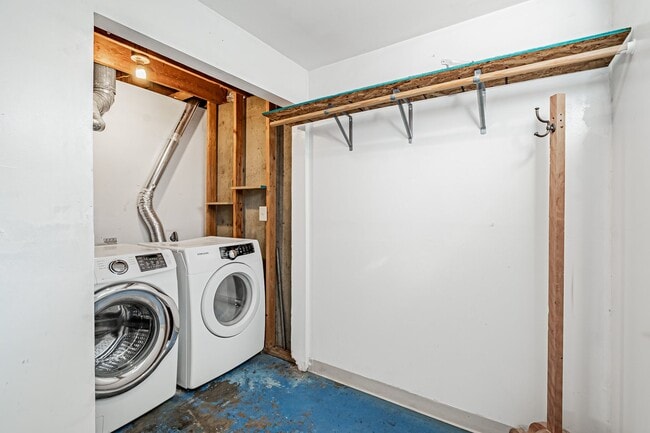 Building Photo - Affordable 4BD, 2BA East Denver Home