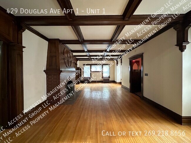 Building Photo - 429 Douglas Ave