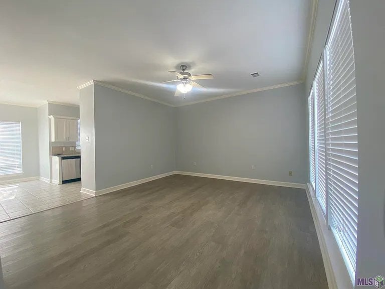 Building Photo - 39021 Prairie S Dr