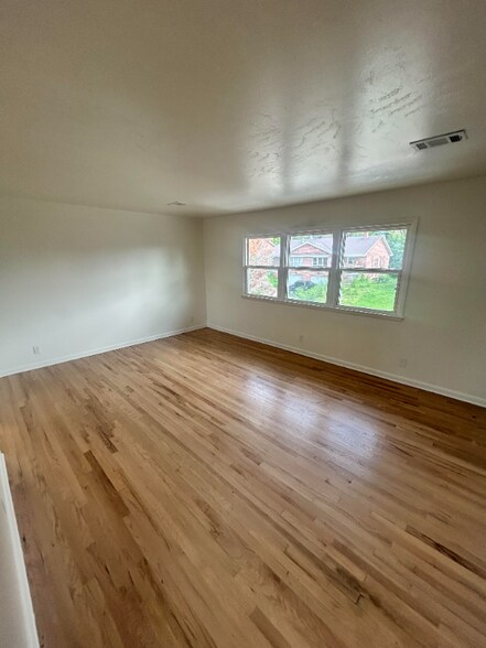 Building Photo - 6020 Birch St