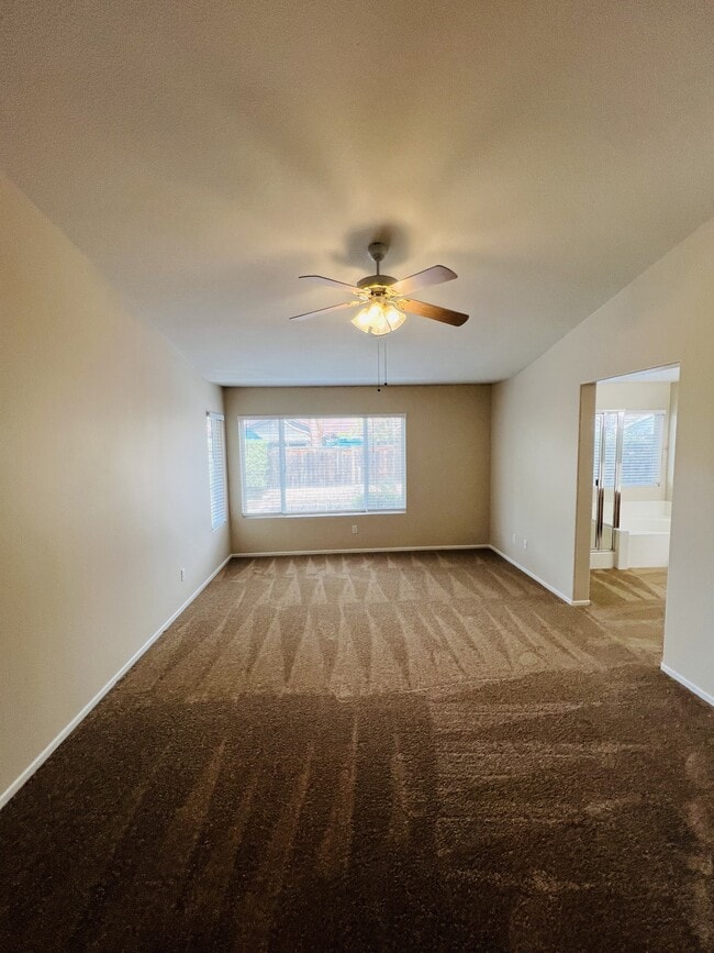 Building Photo - 31182 Amsterdam Rd