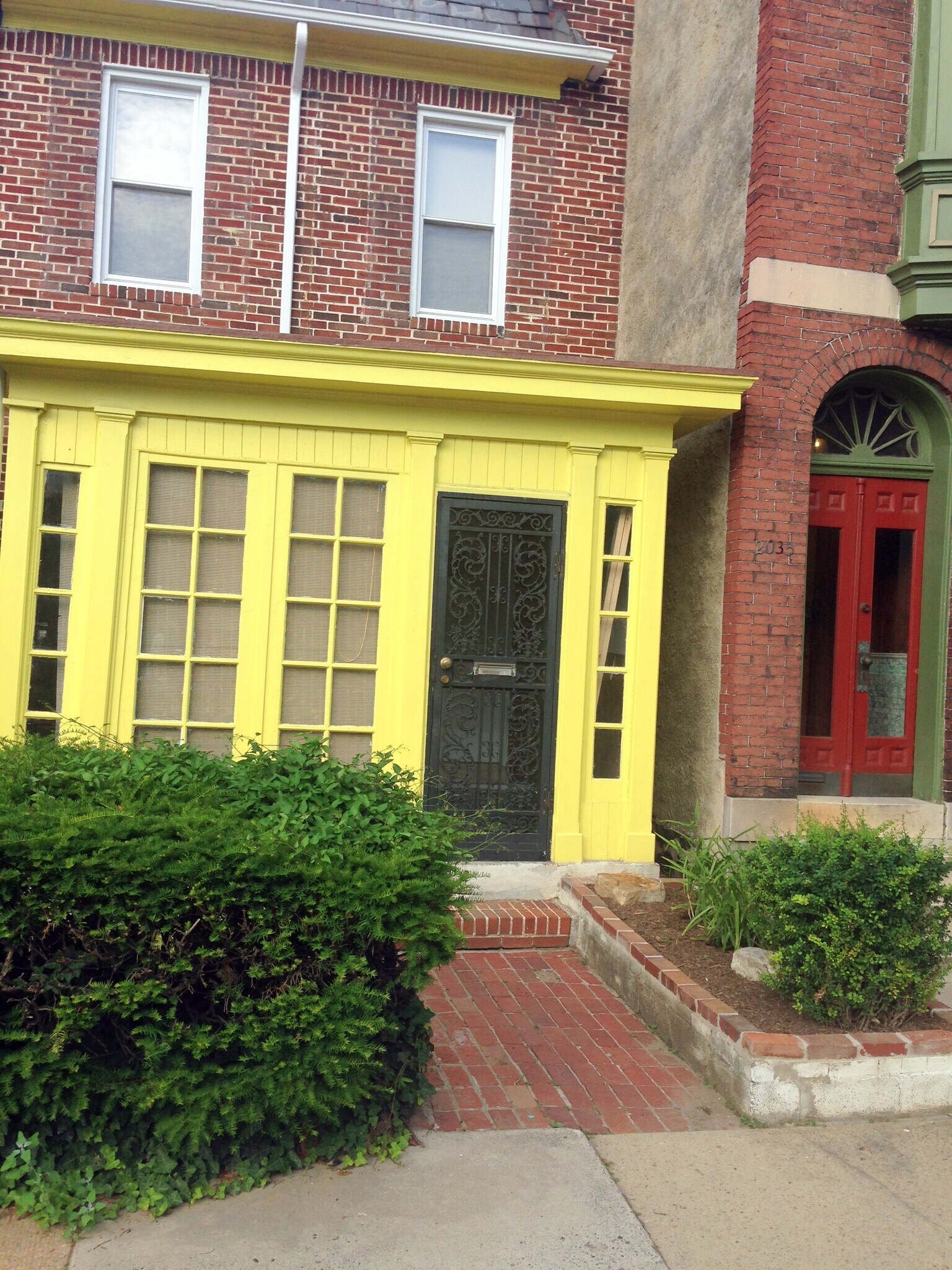 Building Photo - 2037 Park Ave