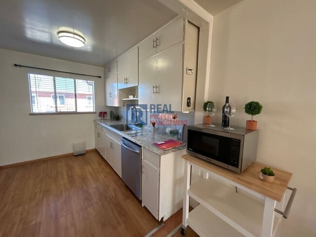 Building Photo - 1343 S Grant St